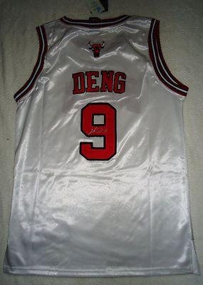 LOUL DENG signed *CHICAGO BULLS* white jersey W/COA - Autographed NBA Jerseys