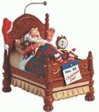 Snoozing Santa 2001 Hallmark Keepsake Ornament QX8165