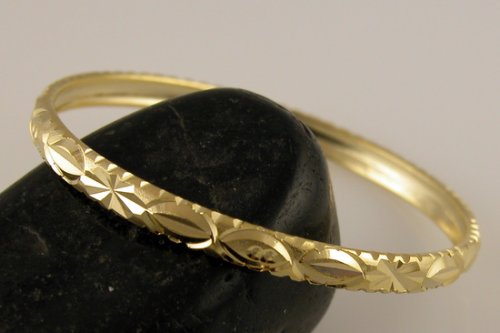 Click here to buy 18K Gold Filled Baby Infant Bangle Bracelet - 0-9 Months.