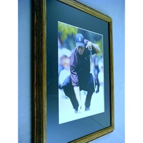 New 8X10 Photo W/Frame Tiger Woods Nike Putting Golf