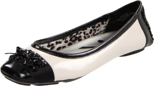 AK Anne Klein Sport Women's Reggie Casual Flat