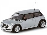 Review Minichamps  / Diecast Model Mini One Aero Pack in Silver