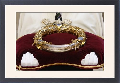 Framed Prints of Crown of Thorns, Christs Passion relics at Notre Dame cathedral, Paris, from Robert Harding