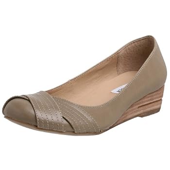 Steve Madden Women's Bleekerr Low Wedge Flat