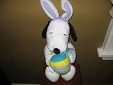 Peanuts Hallmark SNOOPY EASTER BUNNY RABBIT Plush Holding EASTER EGG - NWT
