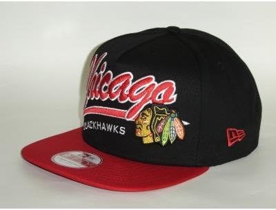 New Era NHL Chicago Blackhawks Script Logo Black Retro 2 Tone Snapback Cap