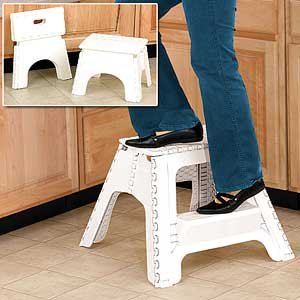 B&R Plastics 101-6B-BLUE EZ Foldz Step Stool