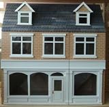 Review LIME MARKETING  / THE SHOP DOLLS HOUSE KIT/ 3 STOREY PAINTED BRICK
