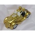 Goldhochzeit - Brautpaar im Auto, Polyresin
