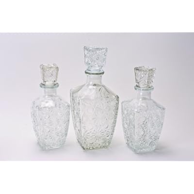 3-Piece Diamond Cut Glass Decanter Set 3-Piece Diamond Cut Glass Decanter Set