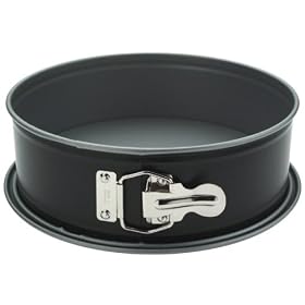 Kaiser Bakeware Noblesse 9-Inch Non-stick Springform Pan by Kaiser