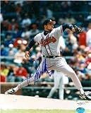 John Smoltz (Atlanta Braves) autographed 8x10 Photo (JSA)
