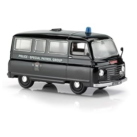 Corgi VA10605 Vanguards Morris J2 Van - Metropolitan Police 1:43 Scale Die Cast Car