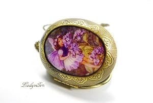 Bigs Picture Medallion at a chain - Purifies butterflies [Jewelry]