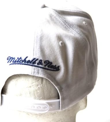 NHL Toronto Maple Leafs White Mitchell & Ness Snapback Hat + GT Sweat Wristband
