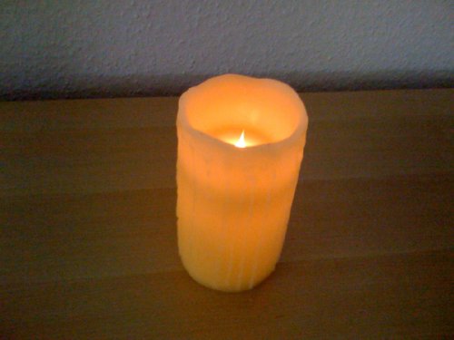 LED Echtwachs-Kerze 15 cm (flackert im Wind)