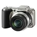 Olympus SP-600UZ Digitalkamera (12 Megapixel, 15-fach Zoom, 6,9 cm (2,7 Zoll) Display, 1GB intern Speicher) Titanium Silver