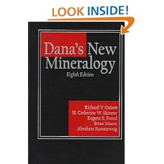 Dana's New Mineralogy: The System of Mineralogy of James Dwight and Edward Salisbury