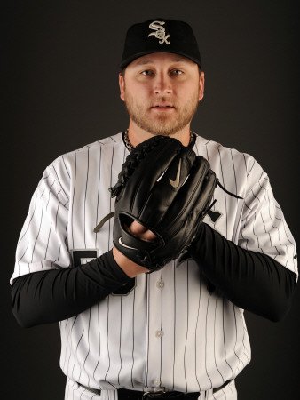 Chicago White Sox Photo Day, GLENDALE, AZ - FEBRUARY 26: Mark Buehrle Photographic Poster Print by Harry How, 12x16