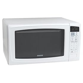 Sanyo EM-S9515W Family Size Microwave Oven by Sanyo