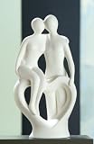 Produkt-Bild: Gilde Skulptur Francis Paar 'Herzlicher R&uuml;ckhalt', 39 cm, creme
