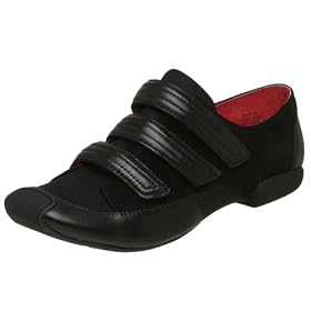 Kenneth Cole REACTION Women's Fire-d Up Sneaker