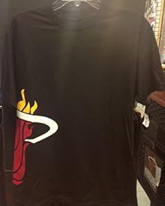 Miami Heat with Logo in the Side Mens T-shirt size Medium