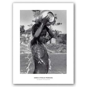 Burmese Boy, Bathing de Chris Steele-Perkins Tirages d'Art Poster
