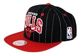Mitchell and Ness Snapback Casquette - Chicago Bulls NBA 2 Tone Black and Red- White Pinstripe Adjustable