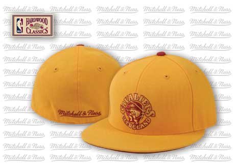 Cleveland Cavaliers Gold Vintage Throwback Mitchell And Ness Hat / Cap