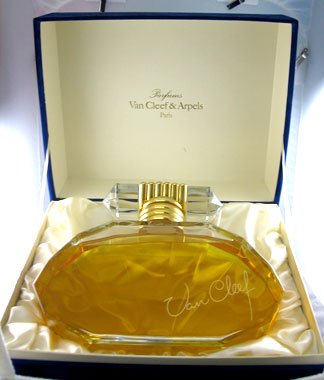 VAN Cleef 64.2 Oz EDT Splash Very Hard to Find, Bottle in Beautiful Blue Velvet Hard Case for Women