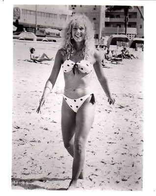 PHOTO D3091 Lynn Holly Johnson in Bikini Leggy at Amazon's