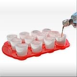 Gefrierform 'ICE GLASS 60' mit Glashalter - Eisformen f�r Eisgl�ser und Co.: Die klassischen Eisglasformer mit dem praktischem Serviertablett f�r eiskalte Schnapsgl�ser oder leckere Schokobecher und vieles mehr!von "INFACTORY"