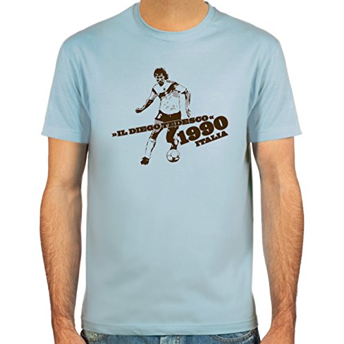 T-Shirt “il Diego tedesco” ::: Farbauswahl: skyblue, sand oder weiß ::: Größen: S-XXL ::: Fußball-Kult