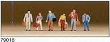 Preiser 79018 Walking Passengers (6)