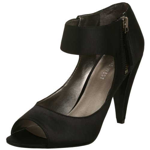 Childrens Toyshop  Apparel : Nine West Women's Hamptonesk Pump