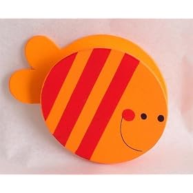 Magnetic wooden animal clip for photos messages or important notes - Fish design