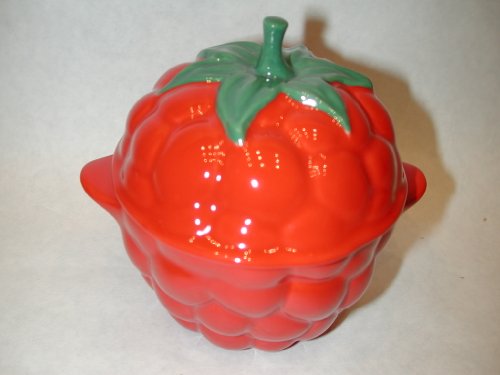 Le Creuset Stoneware Petite Casserole Red