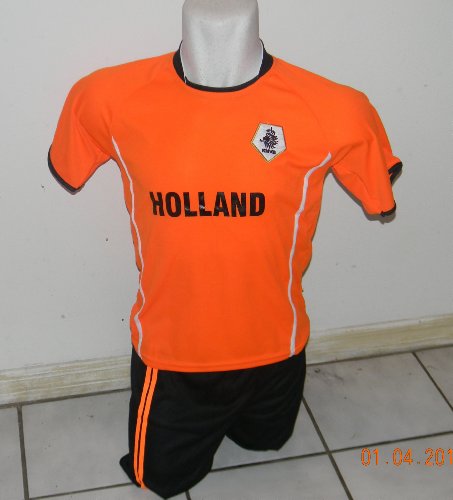 CHILDRESN, KIDS BOYS AND GIRLS HOLLAND SOCCER JERSEY SIZE 12 AGES (FOR AGES 10 & 11)