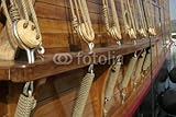 IMAGE OF Wallmonkeys Peel and Stick Wall Decals - Gros Plan Sur Coque De Bateau En Bois - 18