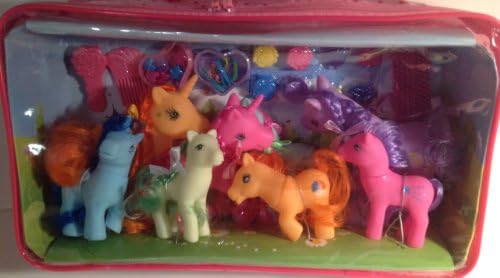 Pony Wonderland 4 Horses & 4 Unicorns in Case with Extras Items