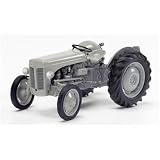Eigenschaften Schuco 49010500 / 00105 - Schuco Classic 1:18 - Ferguson TE 20 1:18 