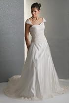 Elegantes Brautkleid Rena mit Pailettenstickerei, R&uuml;ckenschn&uuml;rung und sehr langer Schleppe Farbe creme Gr&ouml;&szlig;e 36 (sofort verf&uuml;gbar)