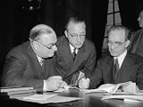 41c0NY2pK%2BL. SL160  Hearing Aides   1939 photo Murphy discusses point of statement with aides before hearing today. Washington, D.C., Ja