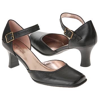 Kenneth Cole REACTION Women's Kiss Me Ankle Strap Pump