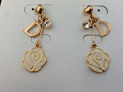 Golden Earring Hanging with a Flower Shape Plate