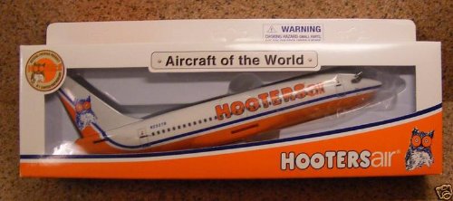 Hooters Air Boeing 737-200 Scale 1:130 Airplane Model Defunct Airlines