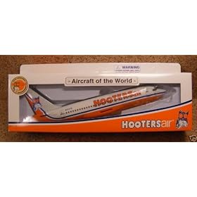 Hooters Air Boeing 737-200 Scale 1:130 Airplane Model Defunct Airlines from Toy RC Airplanes