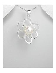 Flower Fresh Water Pearls Pendant Necklace In 92.5 Sterling Silver