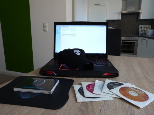 Dell Alienware M17x Gaming Laptop Core 2 Quad Q9000 500GB 17 inch Screen Blu-ray with Windows 7 images4
